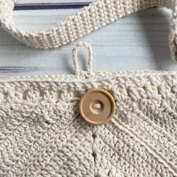 Crochet boho crossbody bag, fringed hippie purse, festival wear - Picture 7 of 8